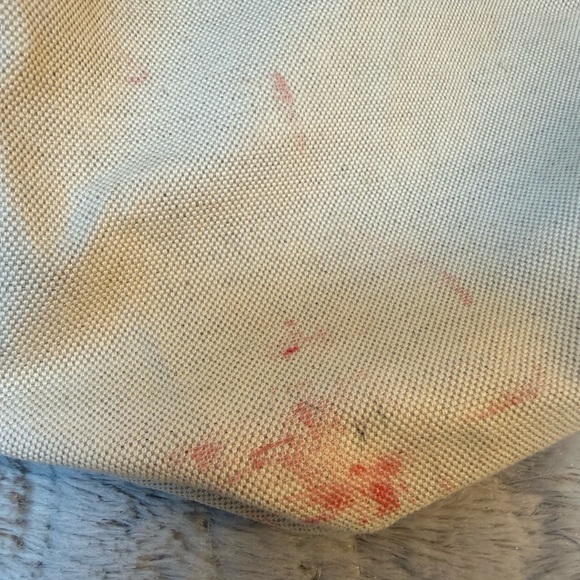 Burberry
Medium Canvas Soft Belt Tote - Picture 14 of 16